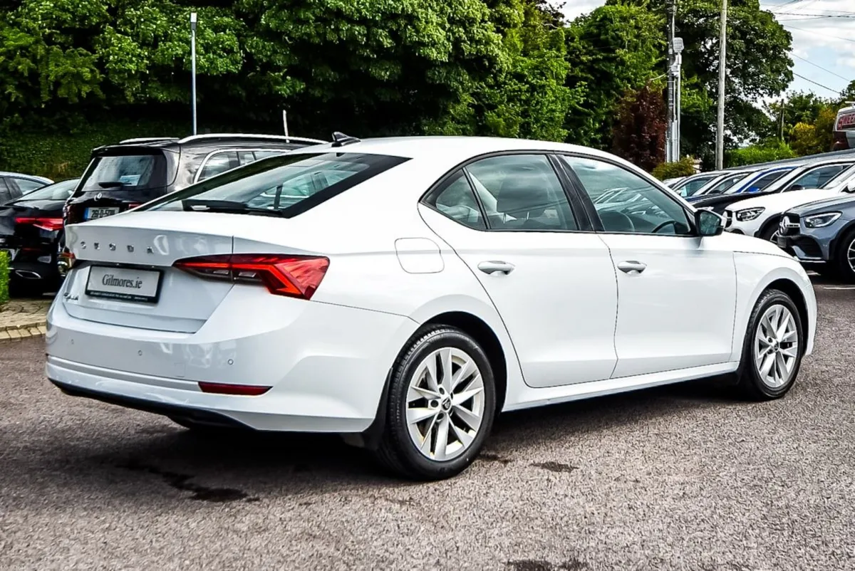 Skoda Octavia Ambition 2.0TDI 115HP - Image 2