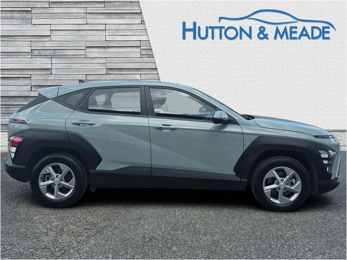 Hyundai KONA Signature HEV 1.6 Petrol 5dr - Image 6