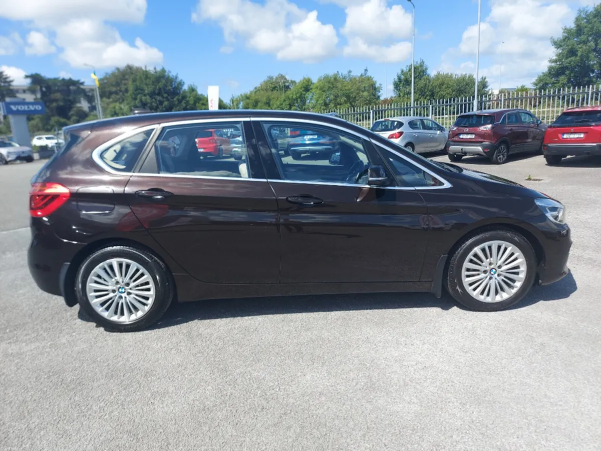 BMW 2-Series 216D LUXURY AT 1 ZL2D 4DR LUZ - Image 5