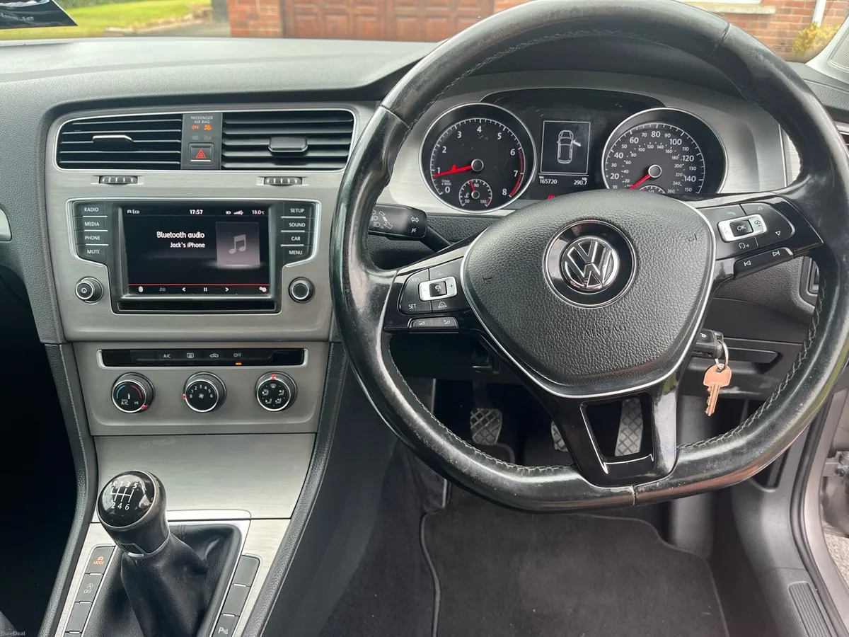 Volkswagen golf - Image 6