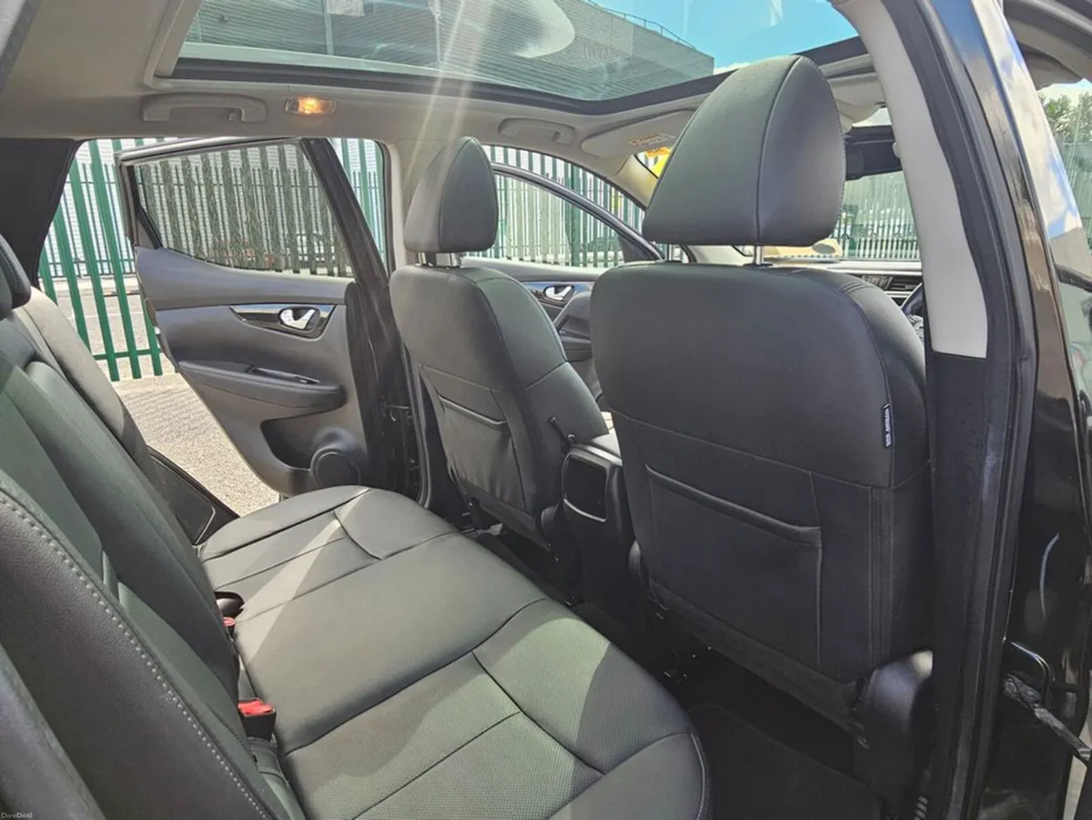 Nissan Qashqai 1.2 PETROL, PREMIUM MODEL, LEATHER, - Image 6
