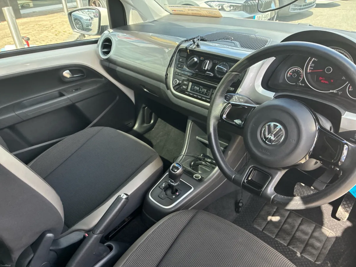 Volkswagen up! Automatic *SUNROOF* - Image 6