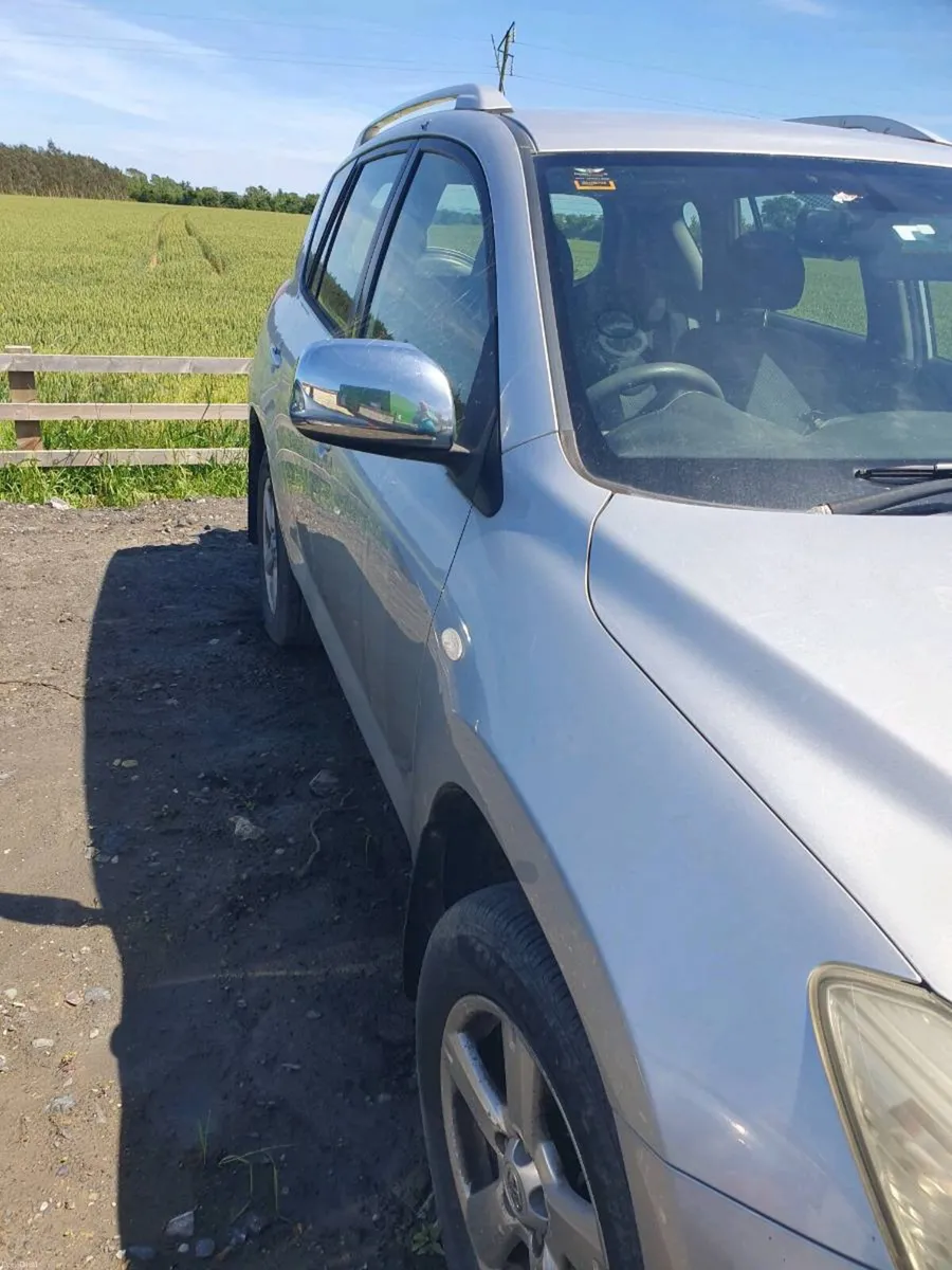 Toyota rav 4 - Image 2