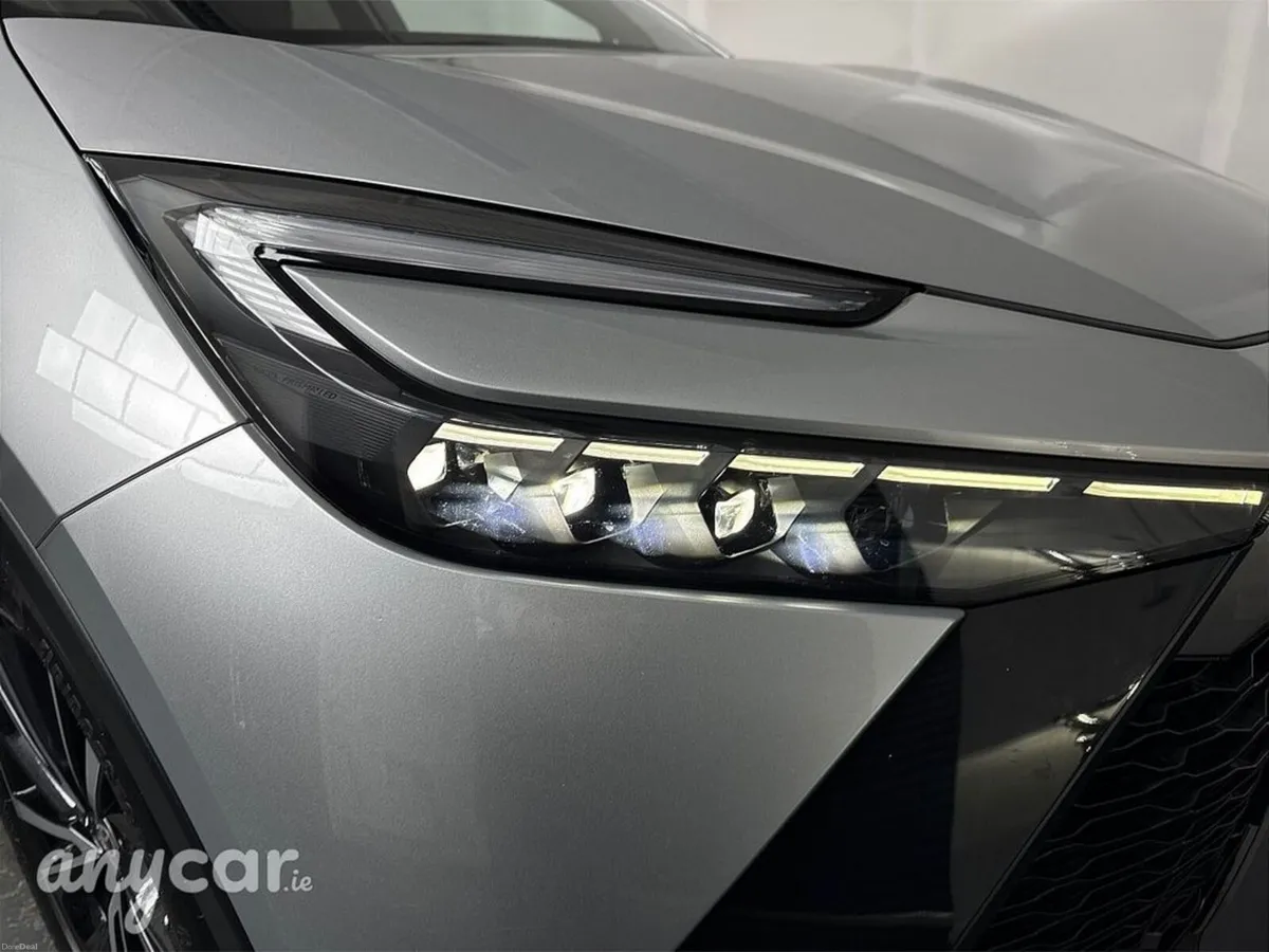 Toyota C-HR Sol 1.8 Petrol Hybrid - Image 4