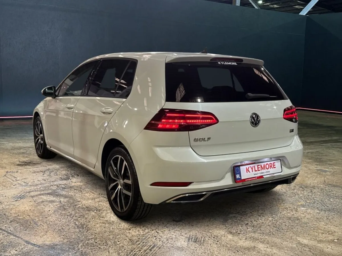 Volkswagen Golf 1.4 TSI AUTOMATIC HIGH LINE TECH E - Image 5