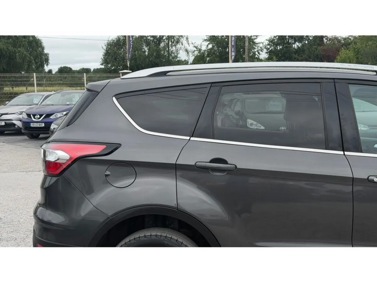 Ford Kuga TITANIUM 1.5 TDCI 120PS F FWD 4DR - Image 4