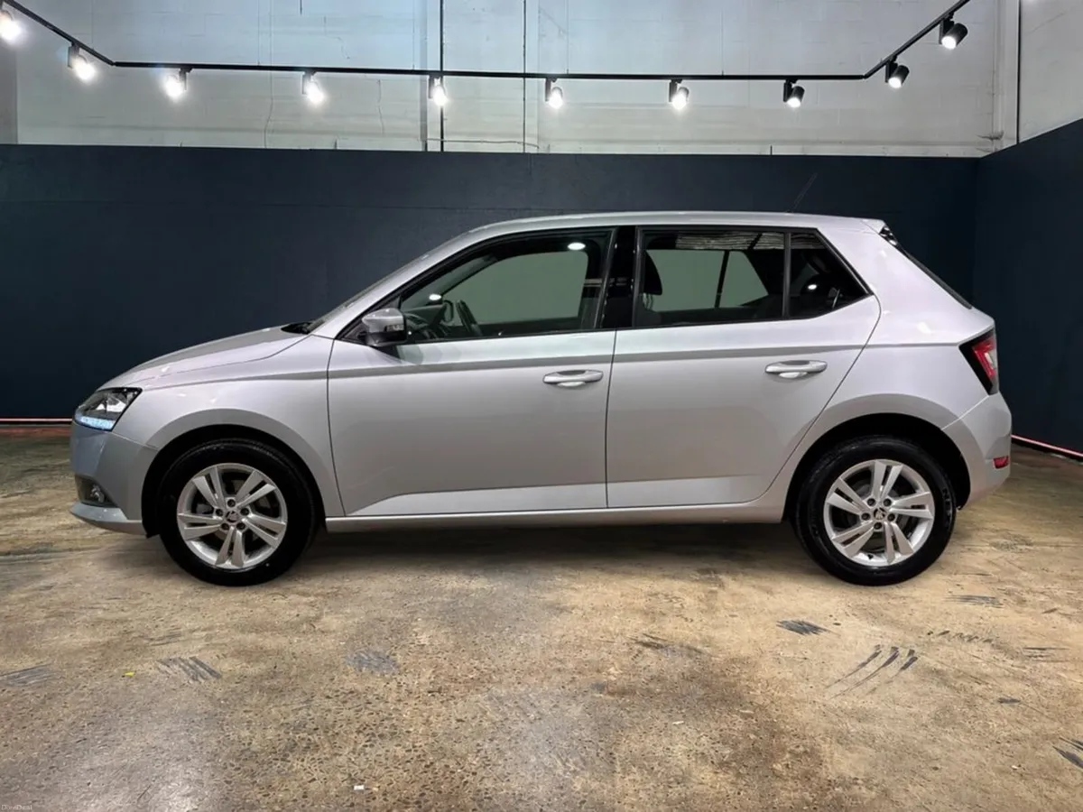 Skoda Fabia AMB 1.0mpi 60HP 4DR - Image 6