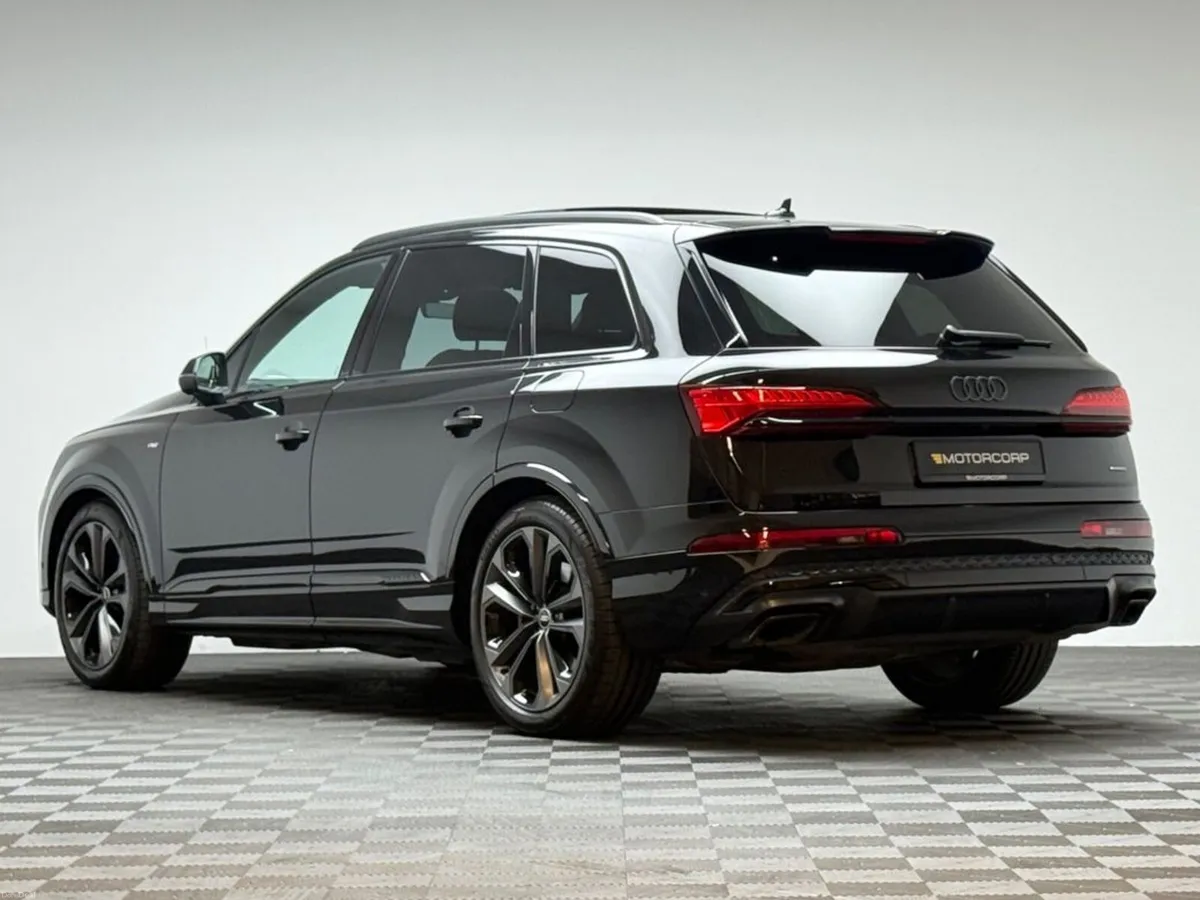 Audi Q7 TFSI E QUATTRO BLACK EDITION - Image 5