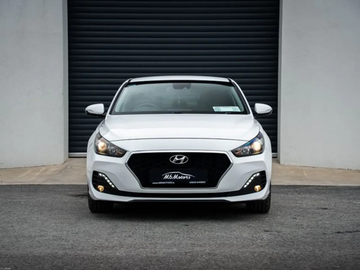 Hyundai i30 i 30 Fastback 5DR - Image 2