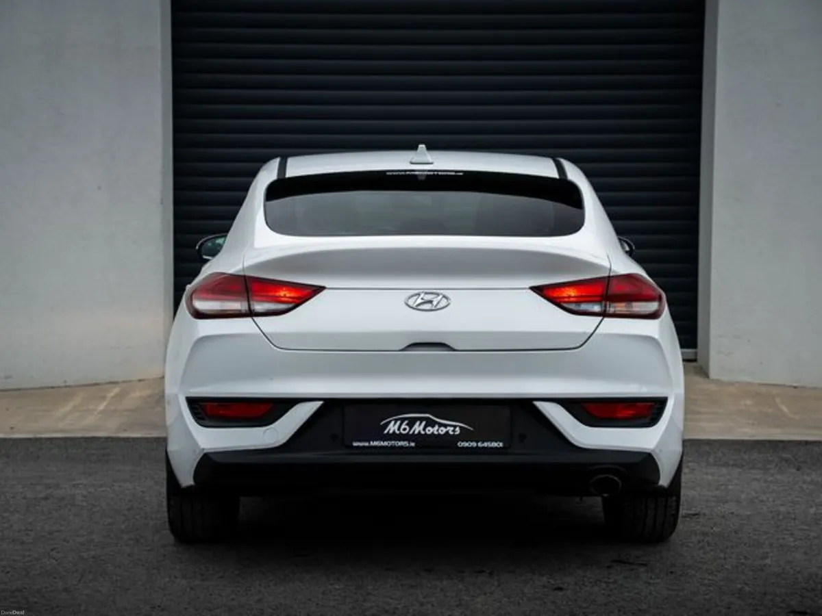 Hyundai i30 i 30 Fastback 5DR - Image 5