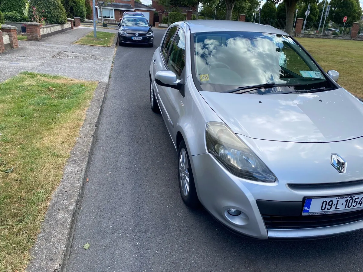 Renault Clio 1.2 16v Tom Tom edition - Image 2