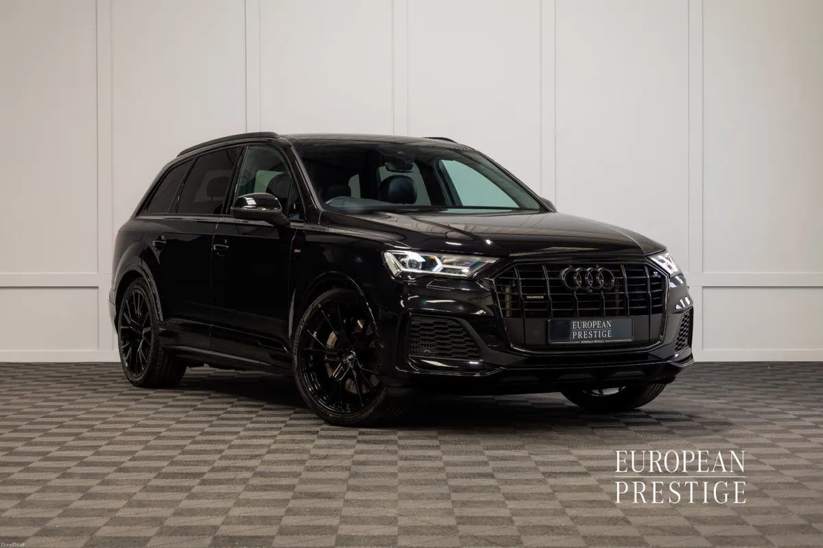 2023 Audi Q7 55 TFSIe Black Edition S-Line - Image 1