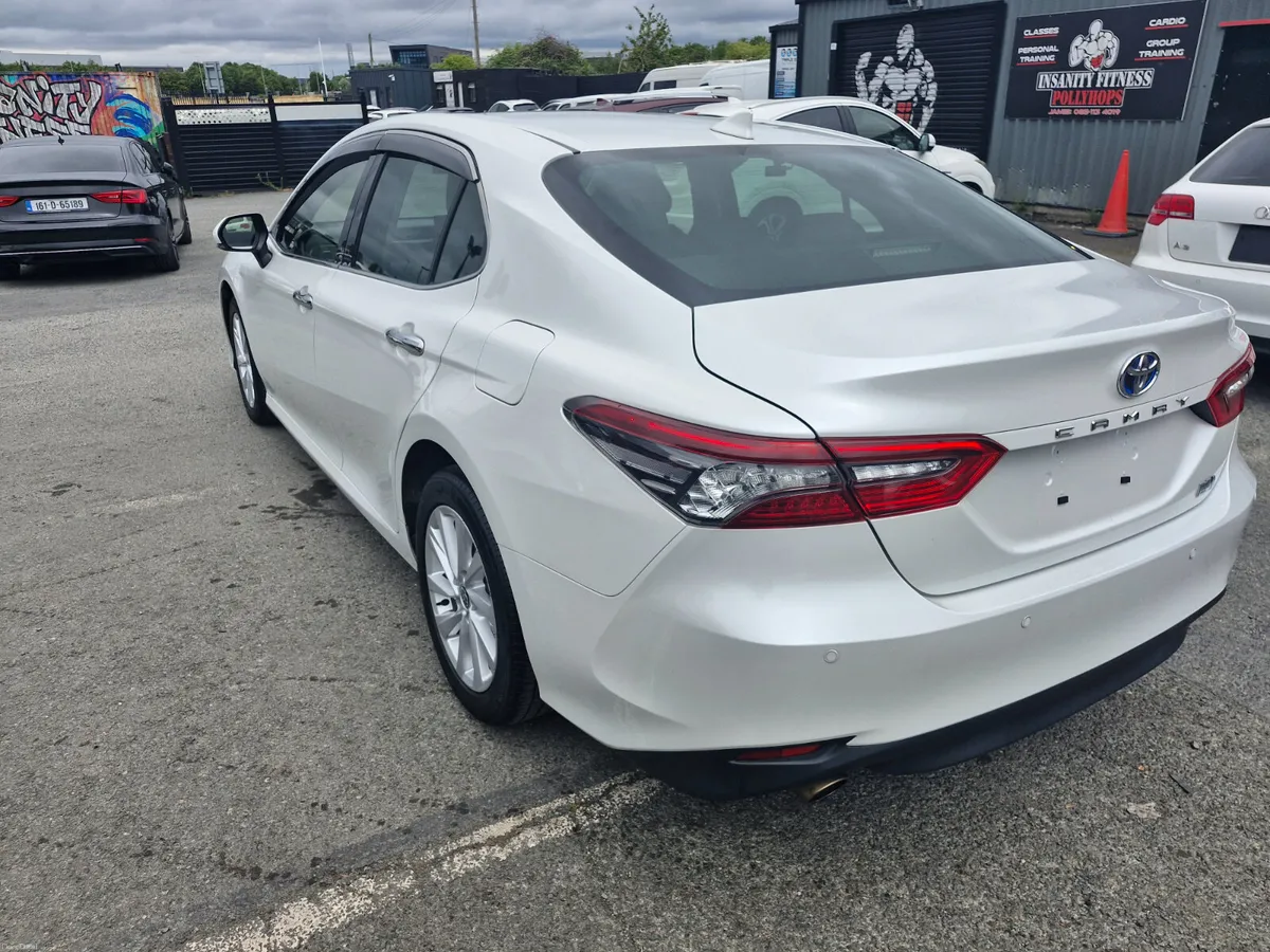2021 Toyota Camry 2.5L Hybrid Low  Miles Fresh NCT - Image 3