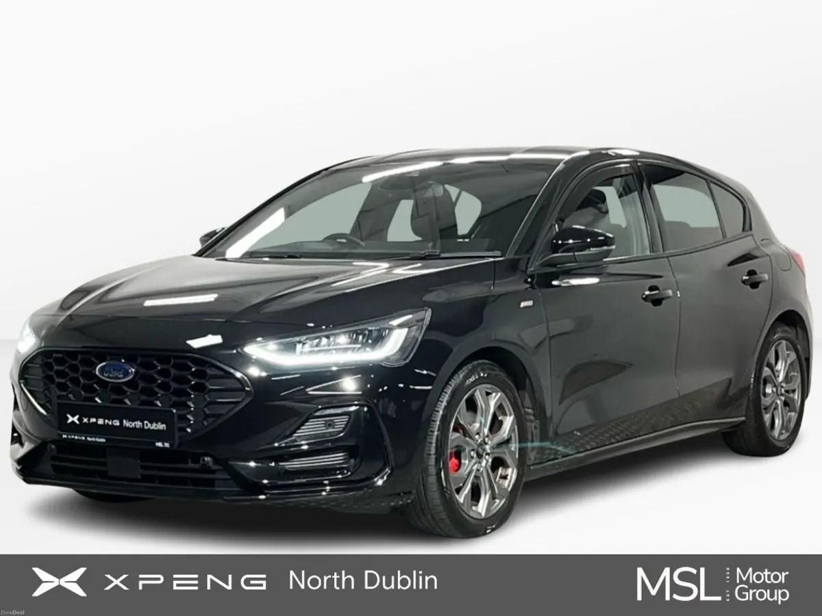 Ford Focus ST-Line X 1.0L EcoBoost 125PS - Parking - Image 1