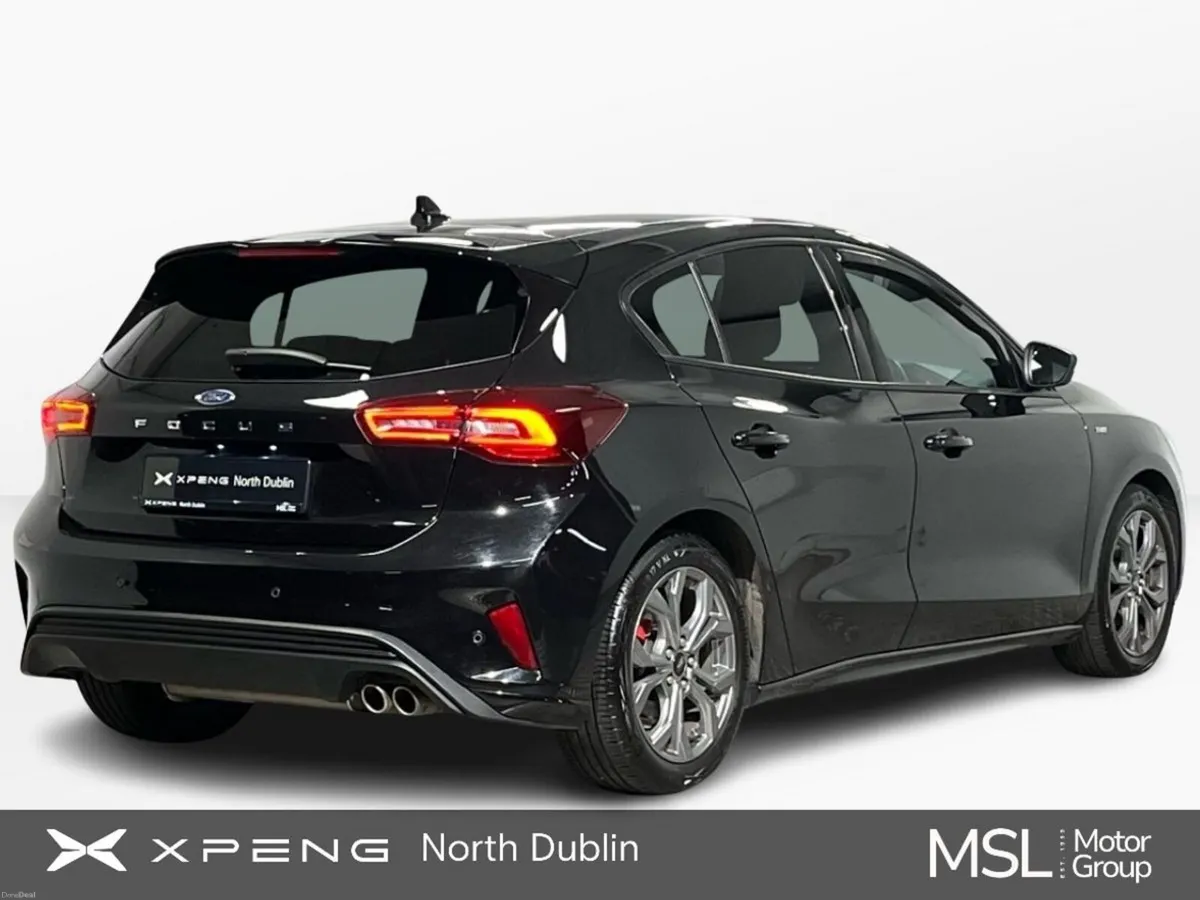 Ford Focus ST-Line X 1.0L EcoBoost 125PS - Parking - Image 3