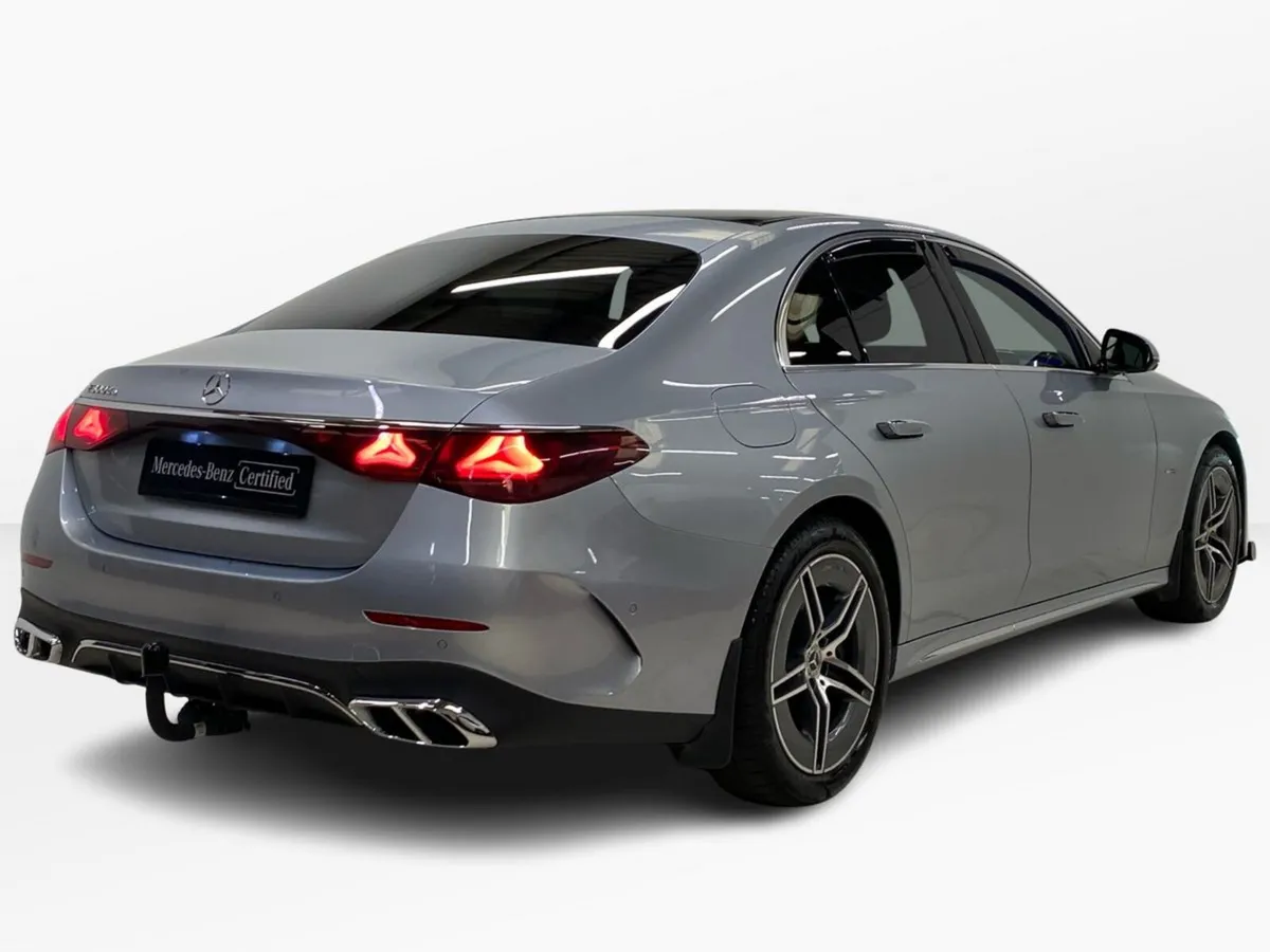 Mercedes-Benz E-Class E 300 de AMG Line Plus | 360 - Image 3