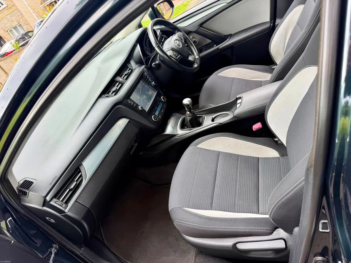 2015 Toyota Avensis 2.0 D-4D Business Edition - Image 6