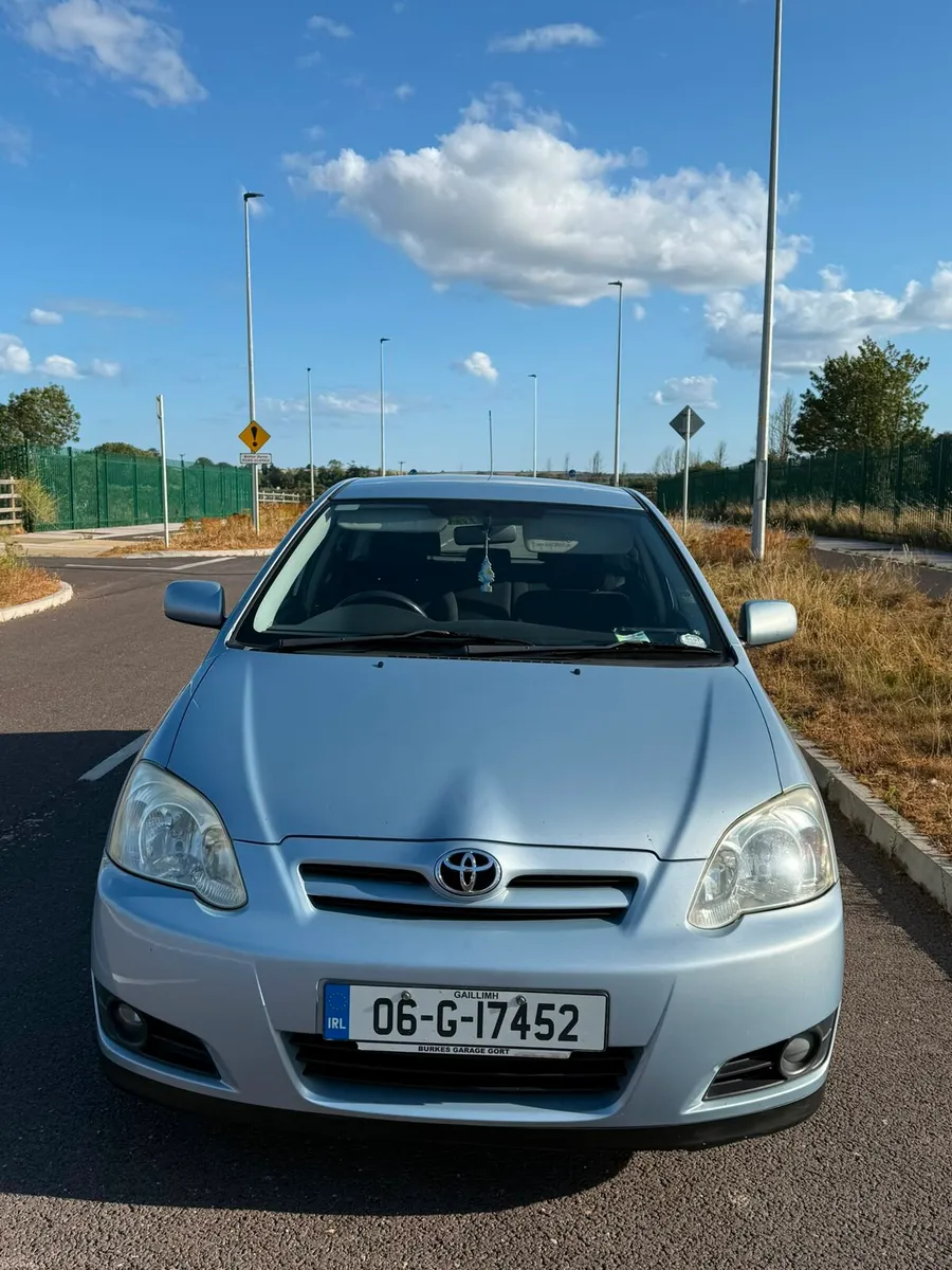 Toyota Corolla - Image 2