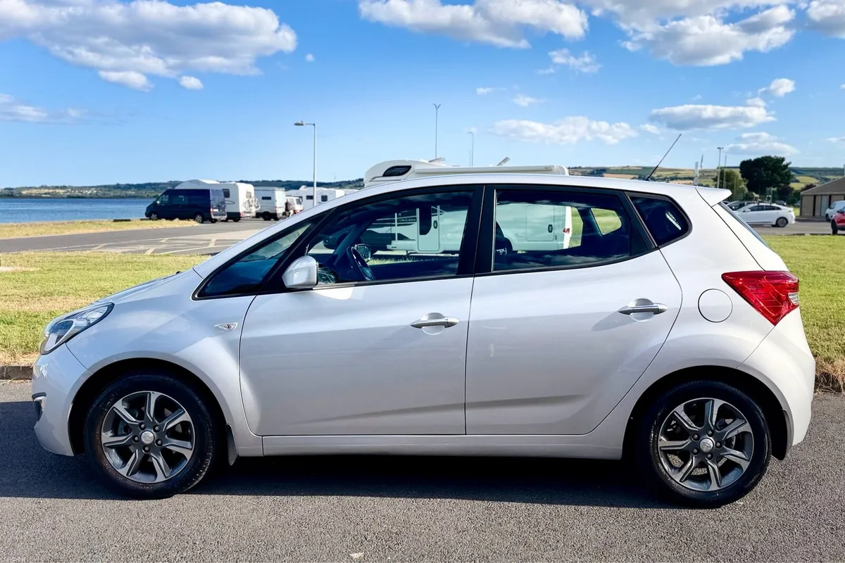 Hyundai IX 20 - Image 2