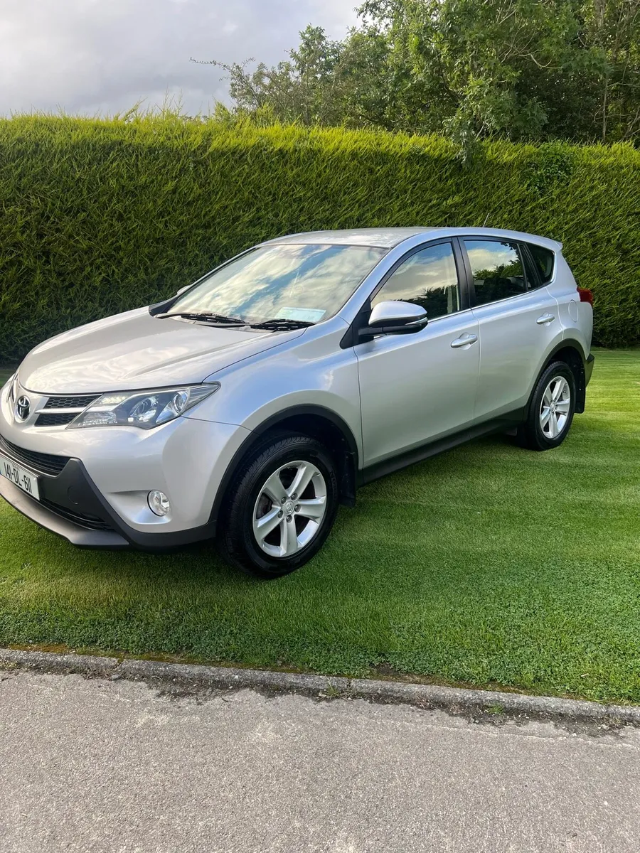 2014 rav4 - Image 4