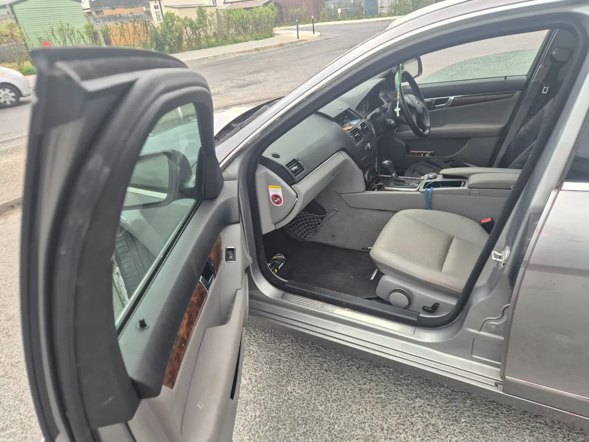 Mercedes-Benz C-Class 2007 - Image 6