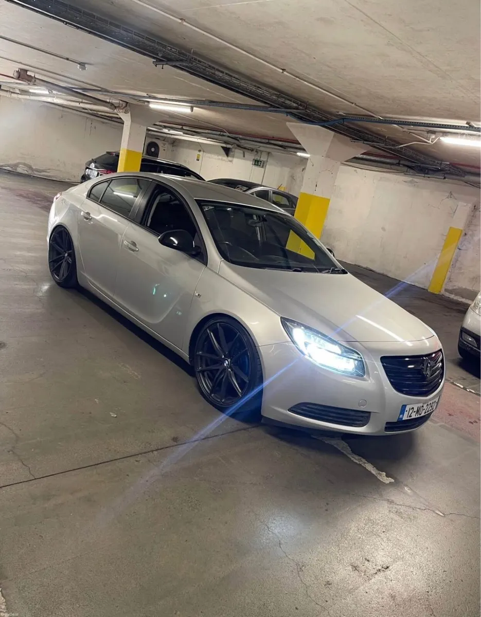 Vauxhall Insignia 2012 - Image 1