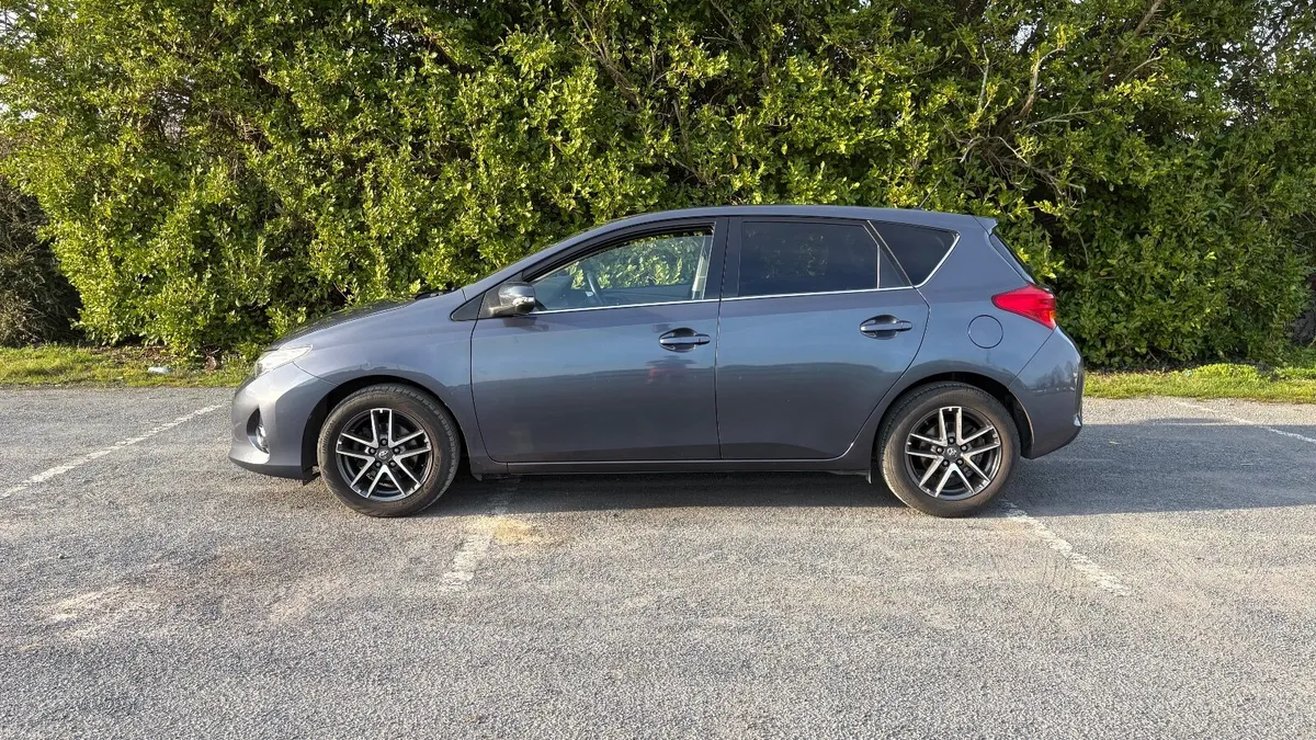 Toyota Auris 2014 - Image 5