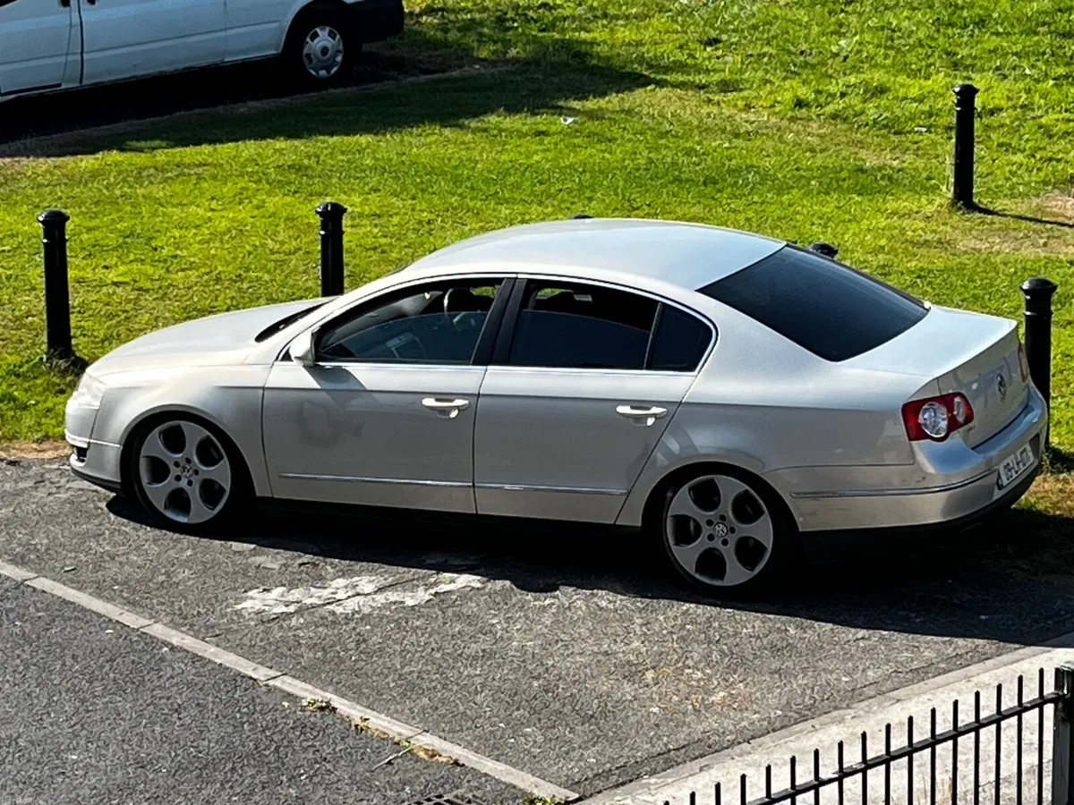 Volkswagen Passat 2009 - Image 1