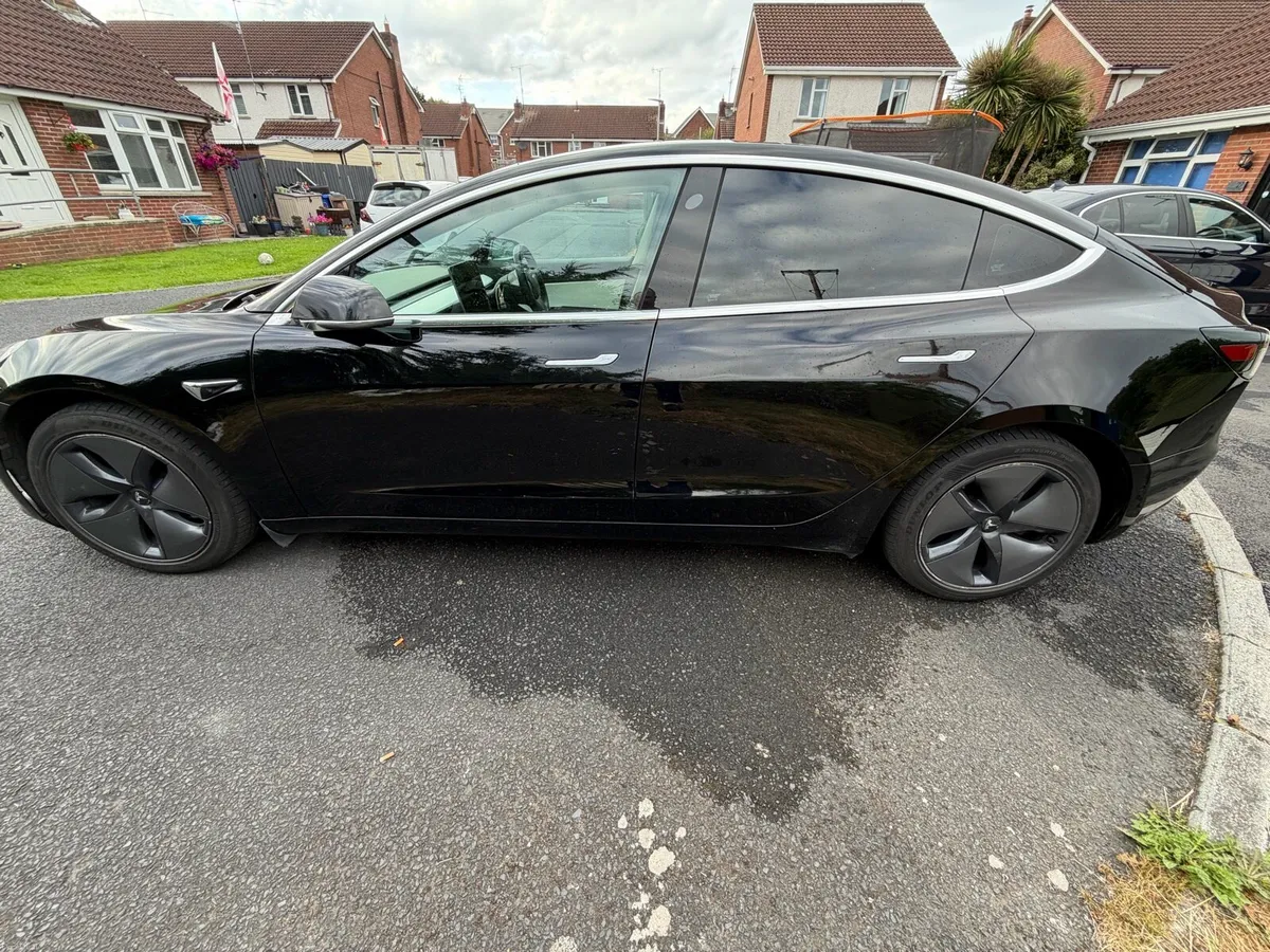 Tesla Model 3 Long Range AWD - Image 2