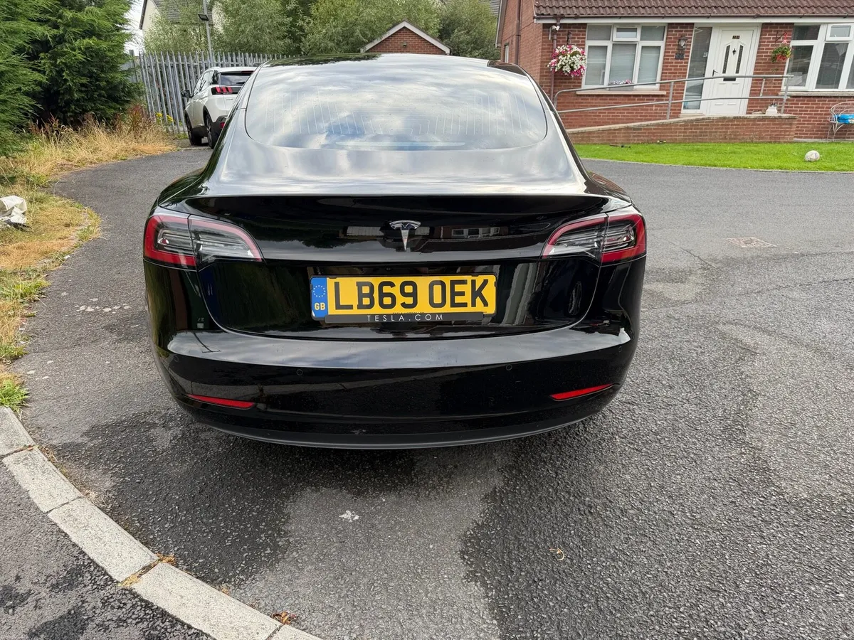 Tesla Model 3 Long Range AWD - Image 4