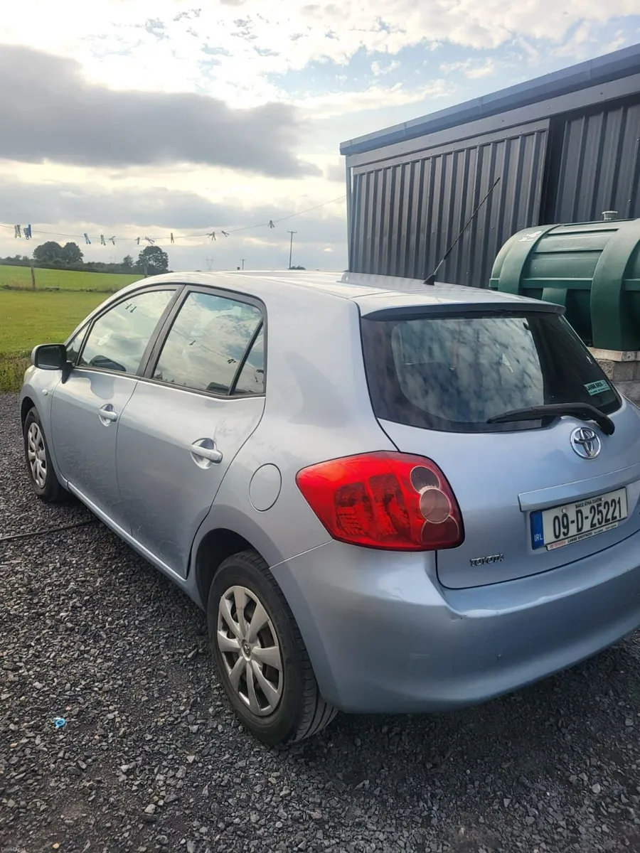 Toyota Auris 2009 - Image 1
