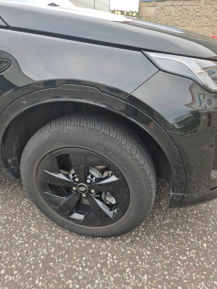 Land Rover Discovery Sport R-Dynamic - Image 4