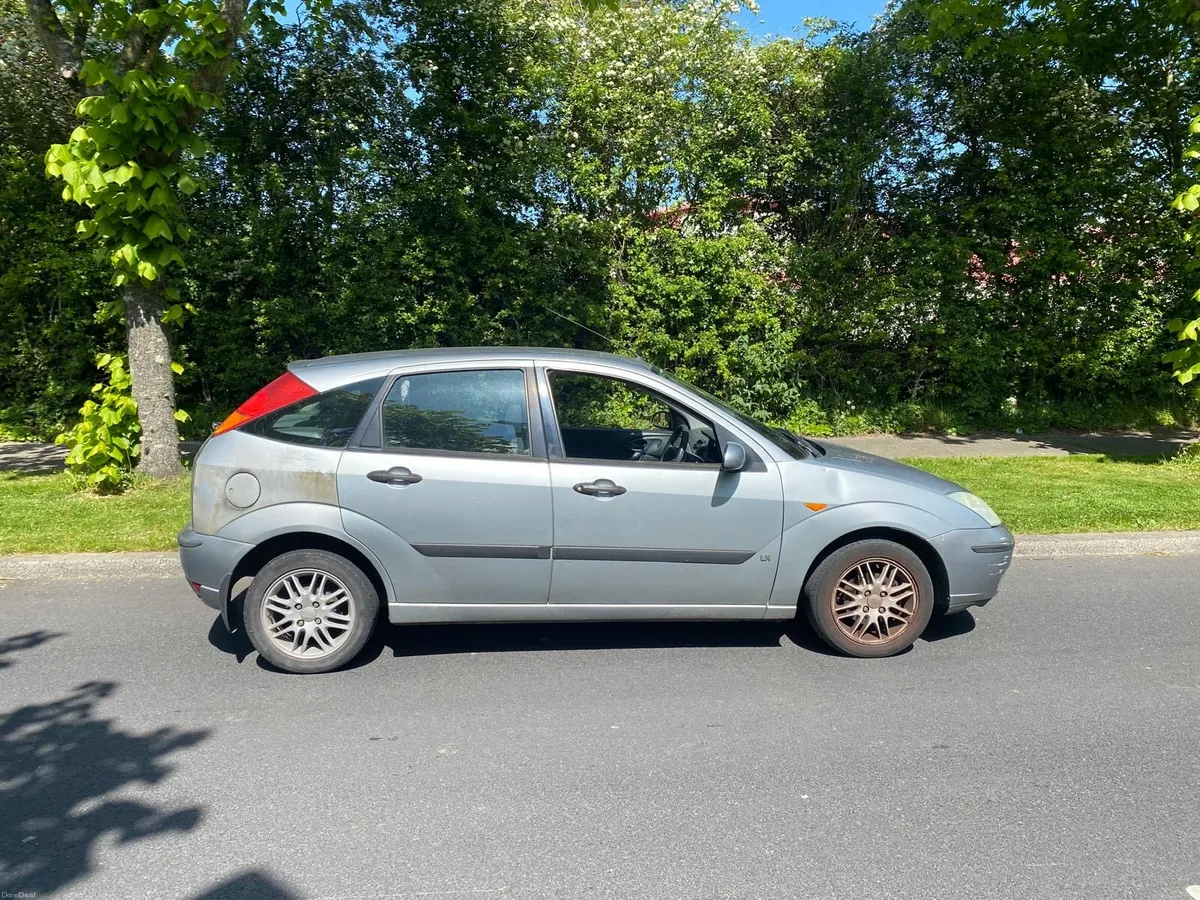 2004 Ford focus - Image 2