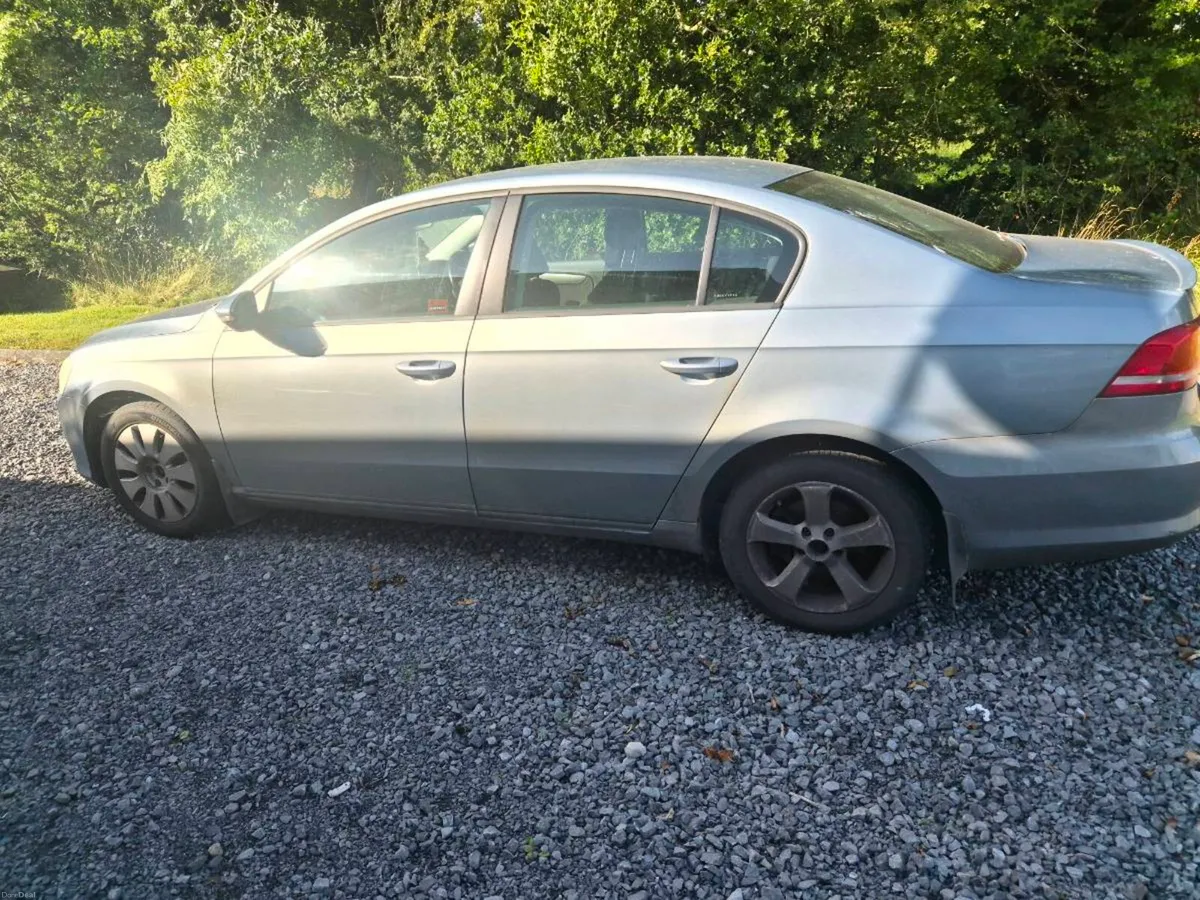 Volkswagen Passat - Image 4