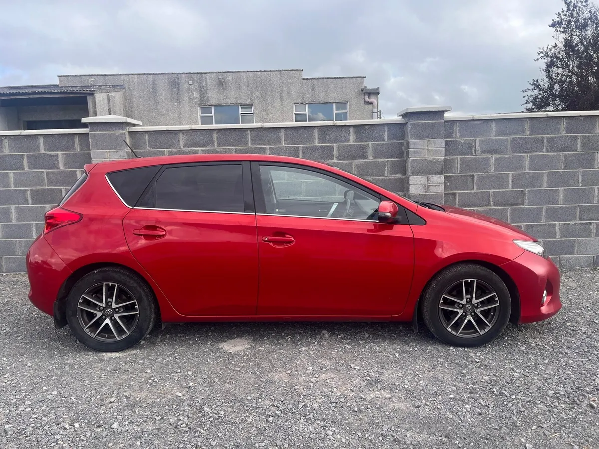 Toyota Auris NCT 05/27 - Image 5