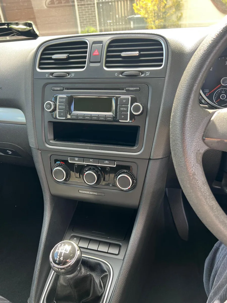 2011 Volkswagen Golf Tdi low kilometres - Image 6