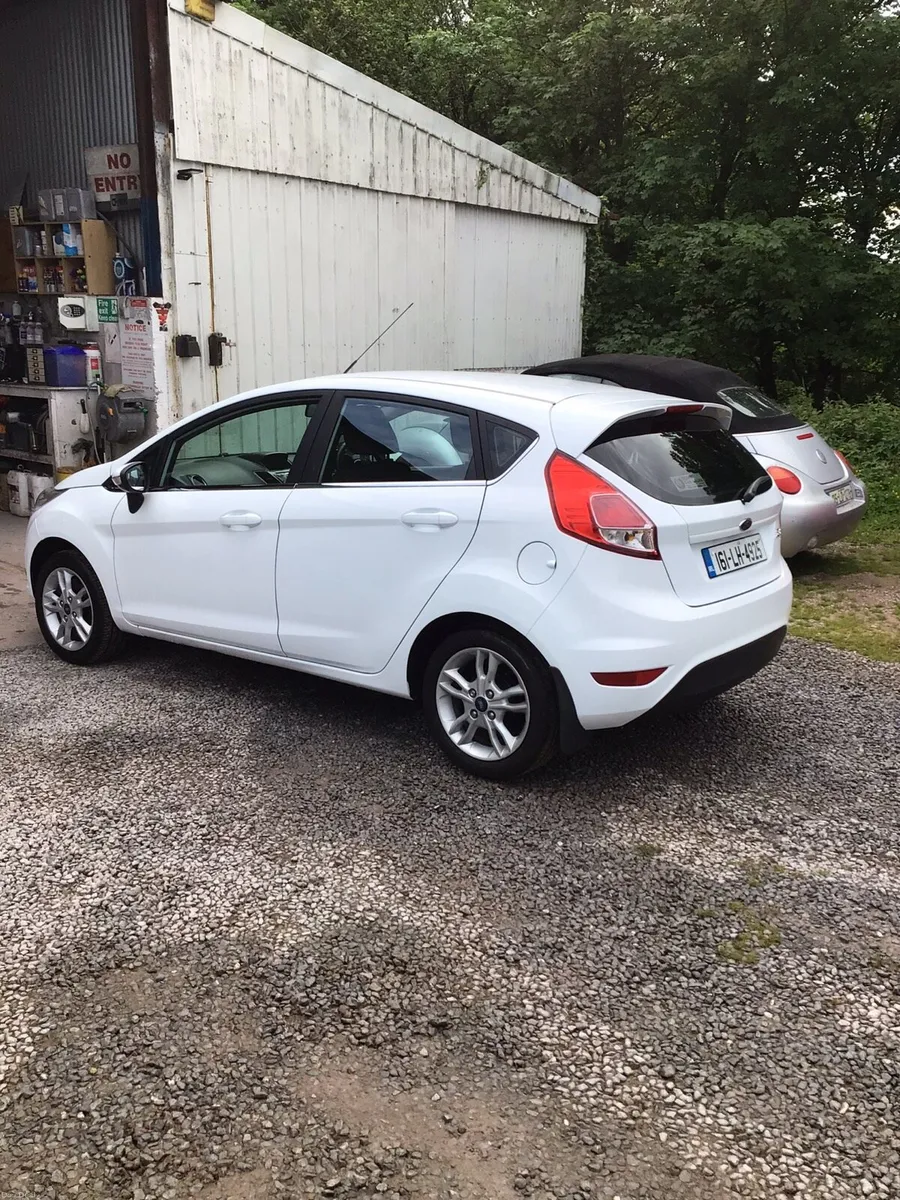 161 Ford Fiesta Zetec- white - Image 3