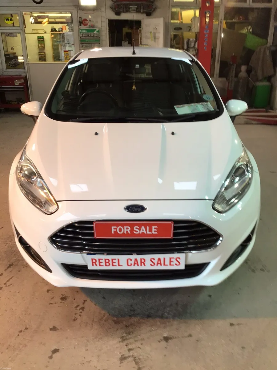 161 Ford Fiesta Zetec- white - Image 1
