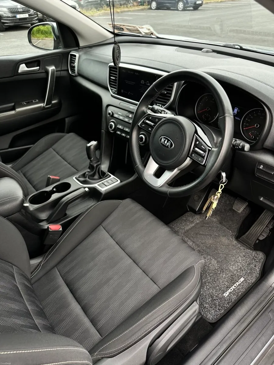 KIA SPORTAGE - Image 6