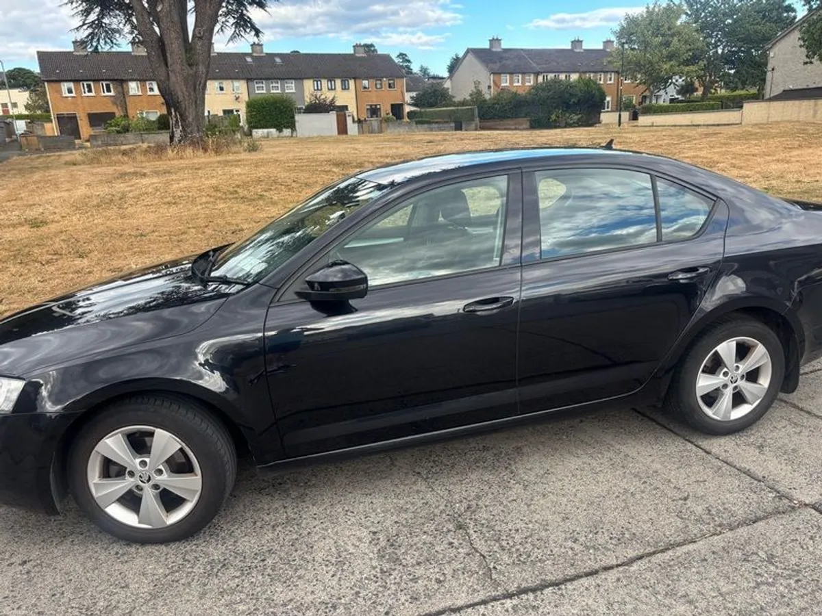 2016 Skoda Octavia - Image 2