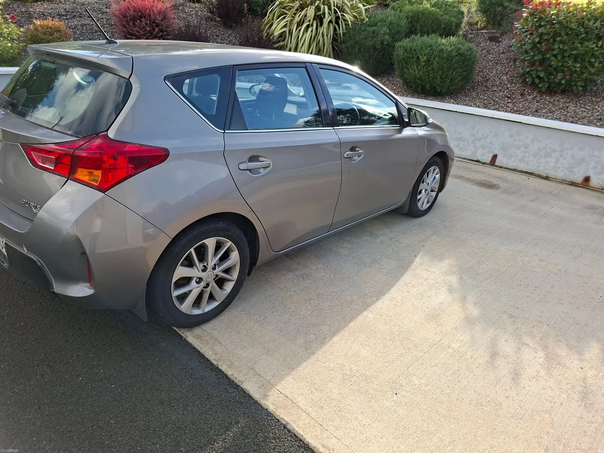 Toyota Auris 2014 - Image 1