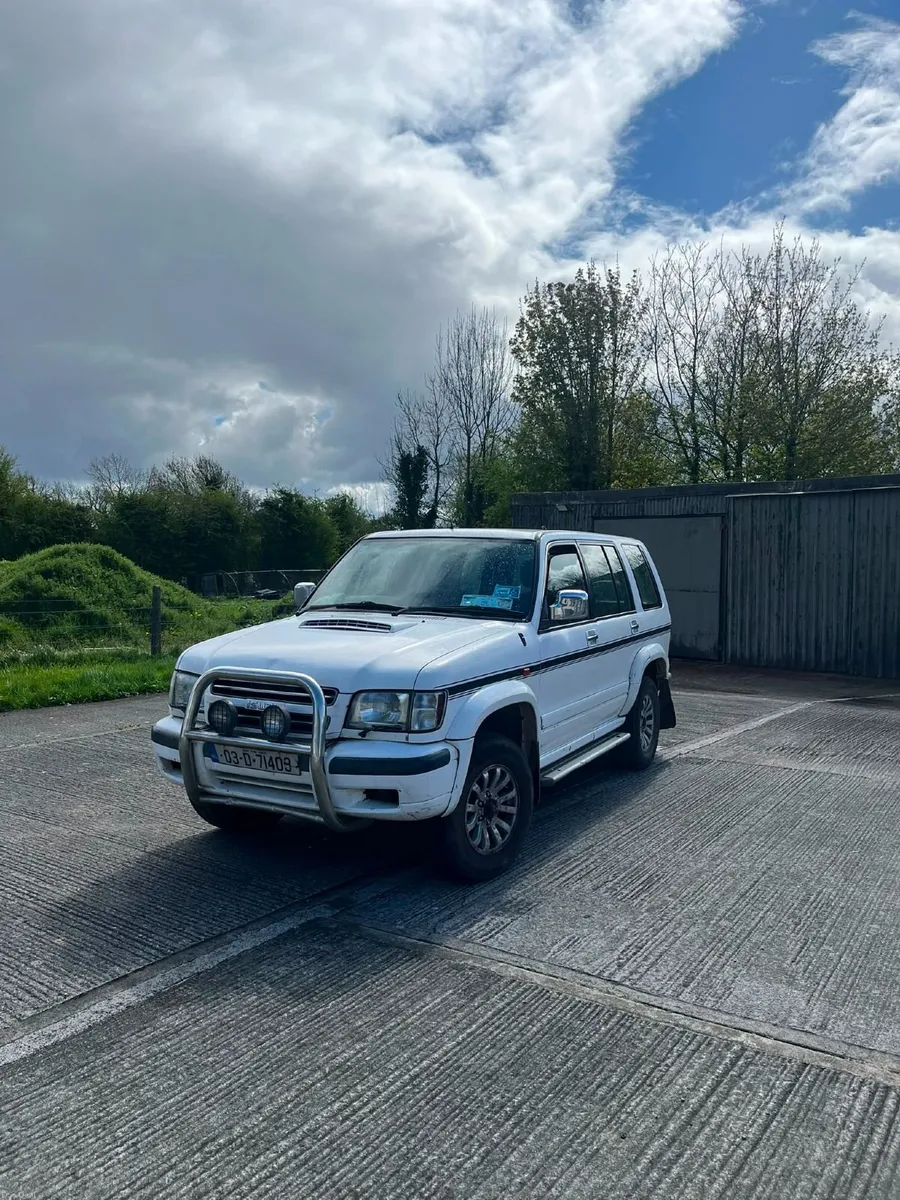 Isuzu Trooper 2003 - Image 1