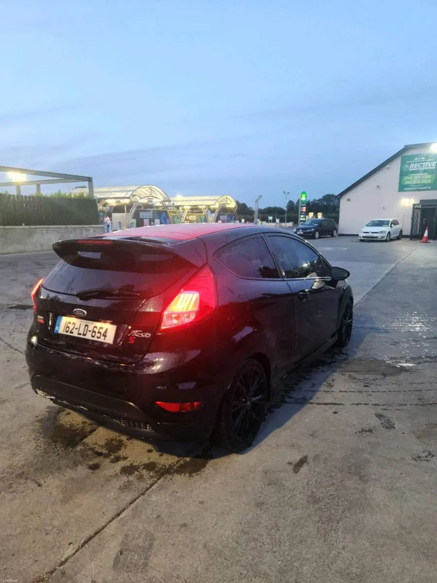 Ford fiesta black edition - Image 5
