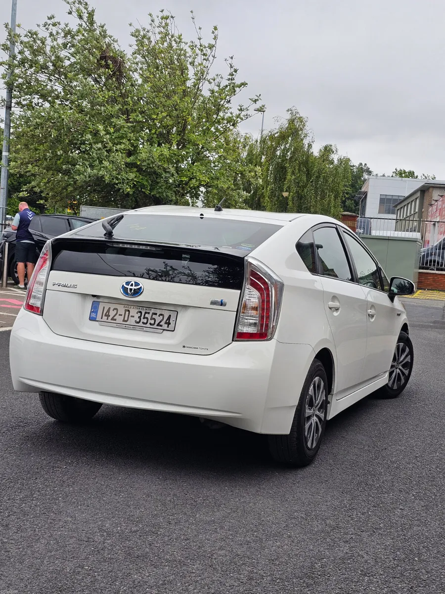 Toyota Prius 2014 Automatic - Image 3