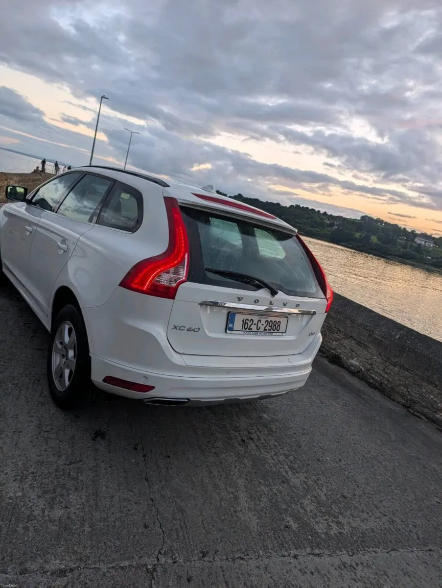 Volvo XC60 - 162 - White - Full leather - Image 4