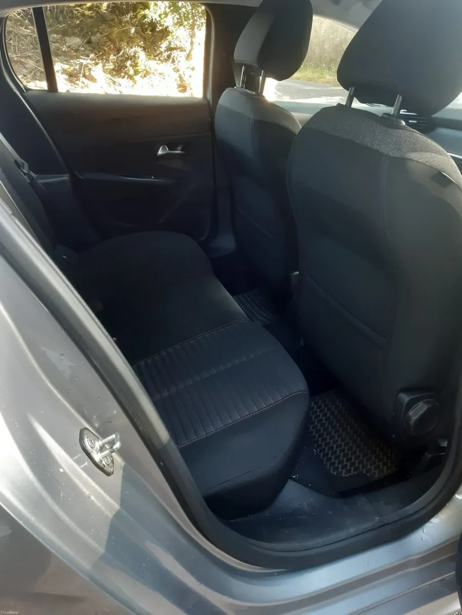 Peugeot 208 2022 - Image 1