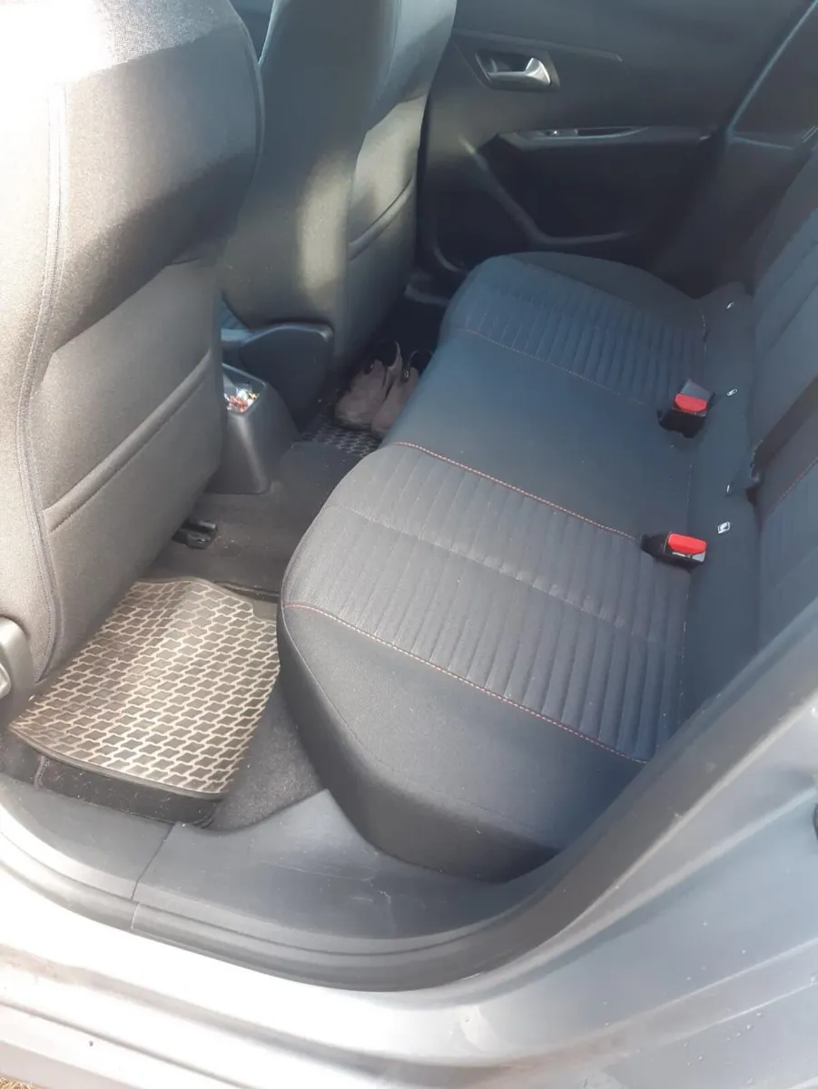 Peugeot 208 2022 - Image 3