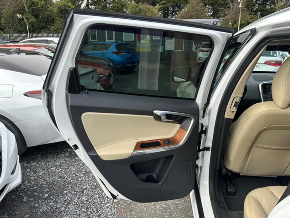 Volvo XC60 2.0L Diesel Automatic Fresh Import (618 - Image 5