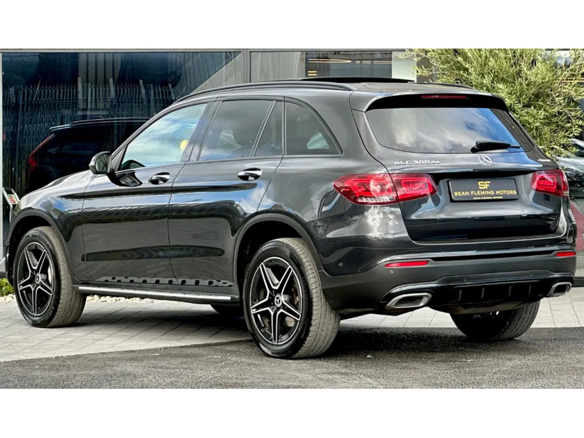 Mercedes-Benz GLC PREMIUM PLUS GLC300DE - Image 3