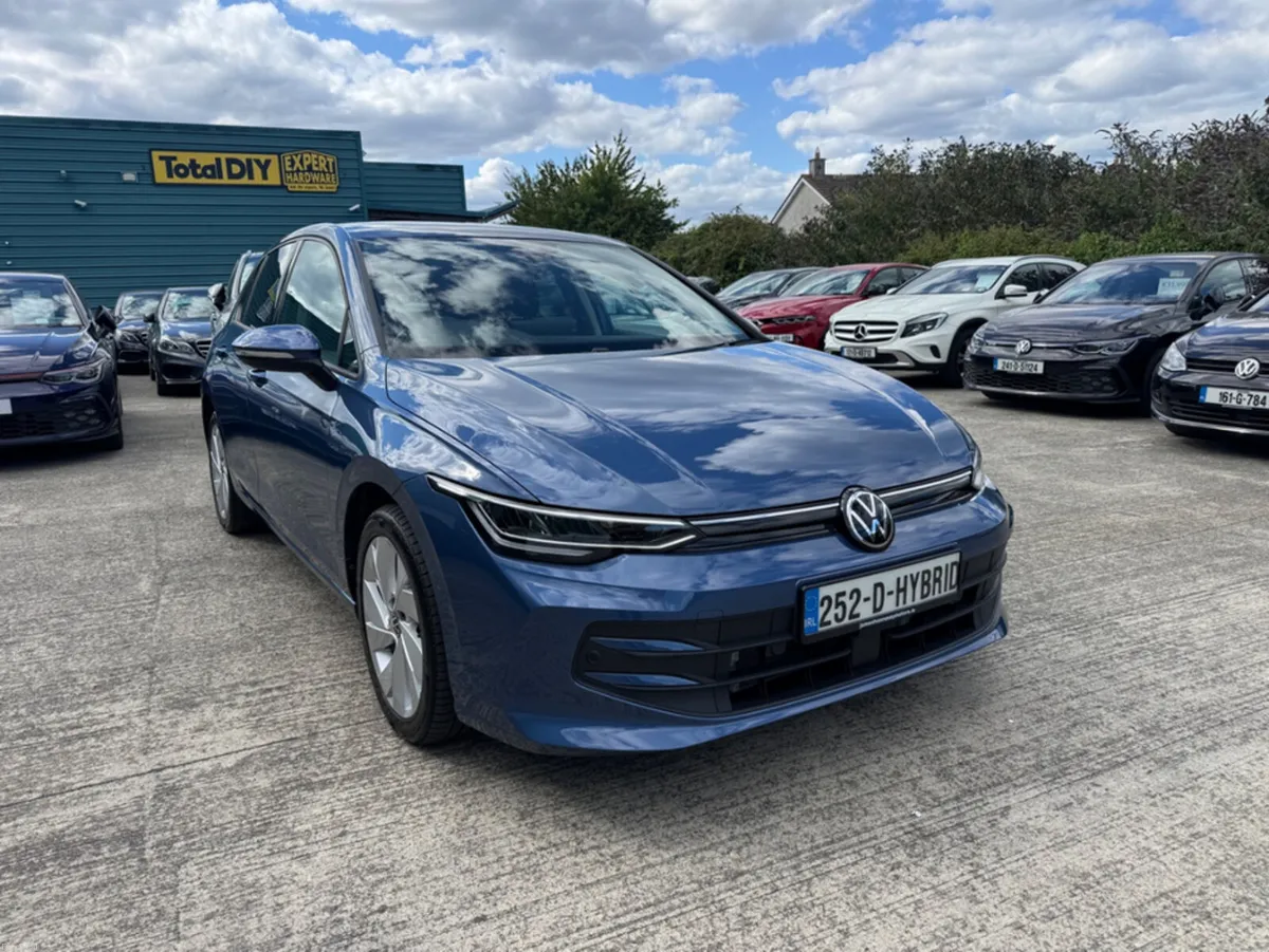 Volkswagen Golf MATCH PHEV S-A DSG - Image 2